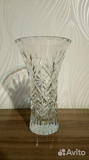 Хрустальная ваза
