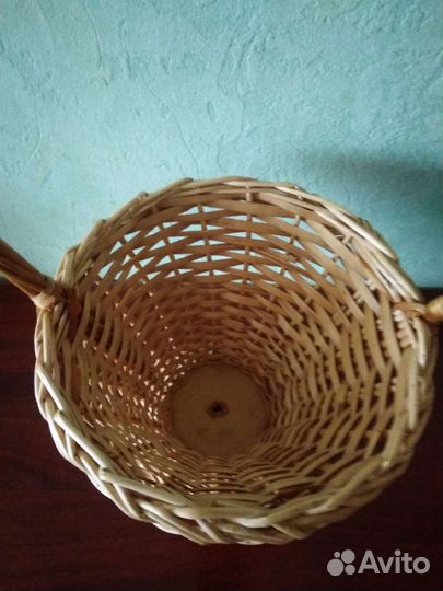 Корзина плетеная для подарков и цветов