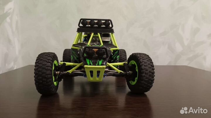 Машинка на пульте управления climbing car 1:12