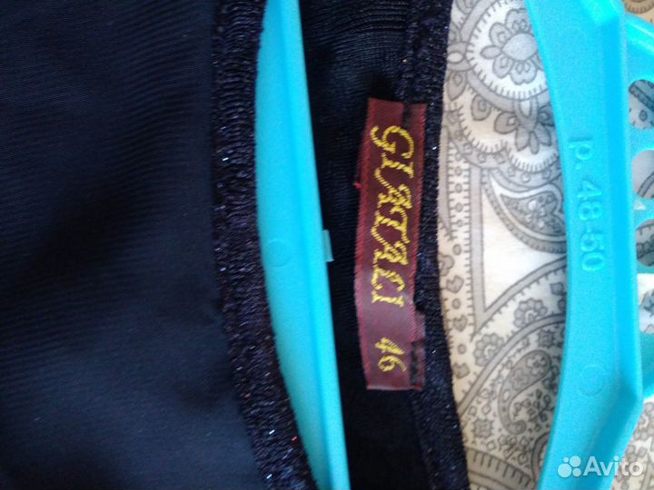 Платье нарядное 44