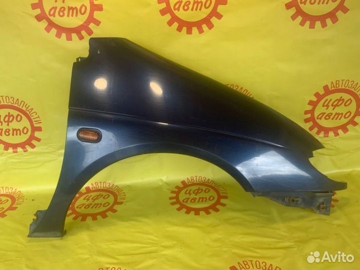 Крыло переднее правое Renault Scenic 1