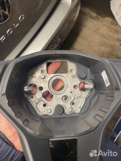 Продам руль на Volkswagen Polo Liftback