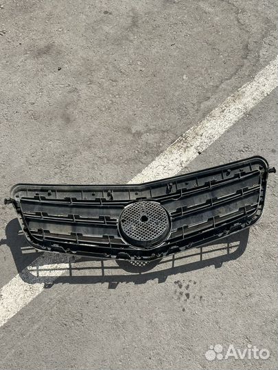 Решетка радиатора на mercedes w 212