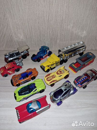 Hot wheels машинки