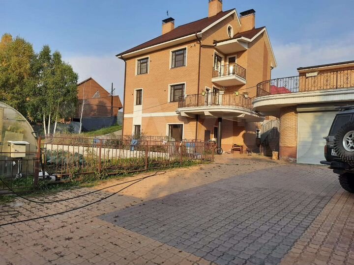 Дом 300 м² на участке 25 сот.