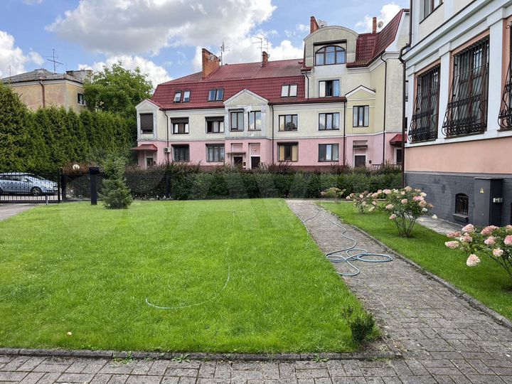 4-к. квартира, 202 м², 1/2 эт.