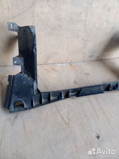 Дефлектор радиатора Renault Logan