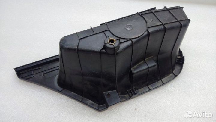 Ящик для инструментов правый Lexus Rx300 MCU35