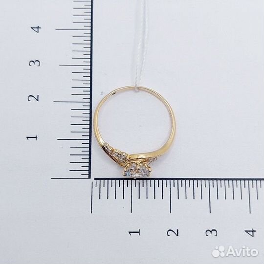 Золотое кольцо с камнем 18,5р
