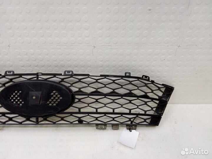 Решетка радиатора Лада Веста 2015