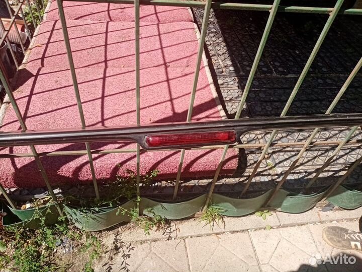 Задний споллер