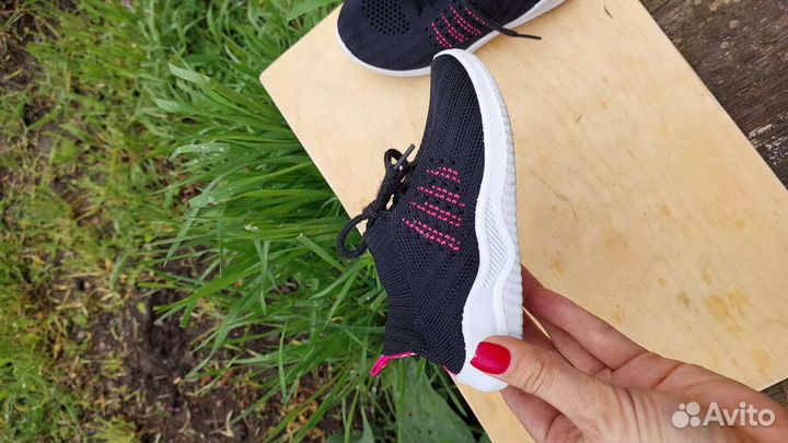 Кроссовки для девочки 26 размер