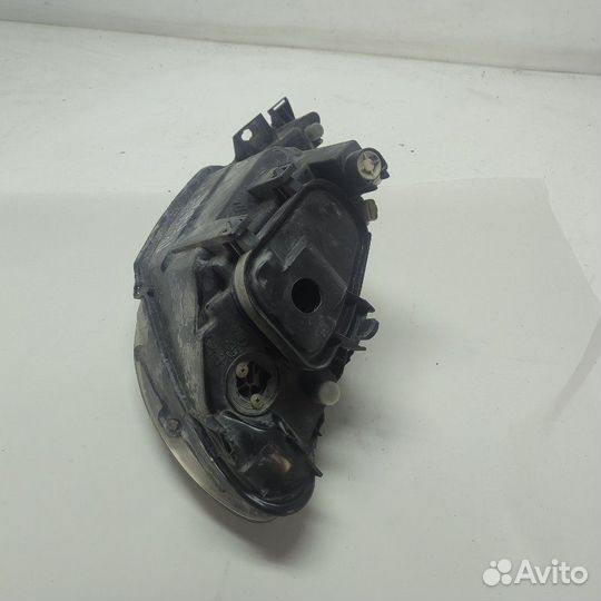 Фара галогеновая передняя правая Peugeot 206 2006