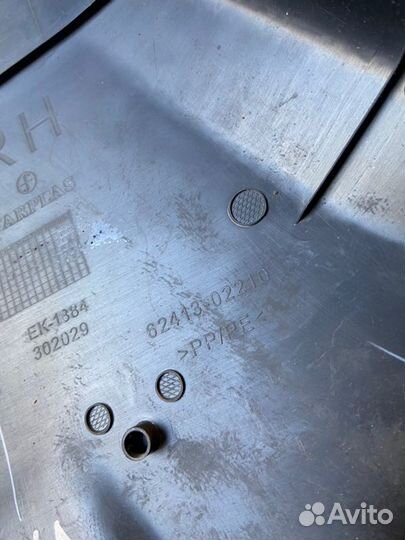 Накладка стойки правая Toyota Corolla 180 1zrfe