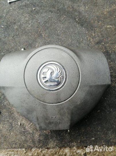 Аирбаг на руль Opel Astra L48 Z16XEP 2008