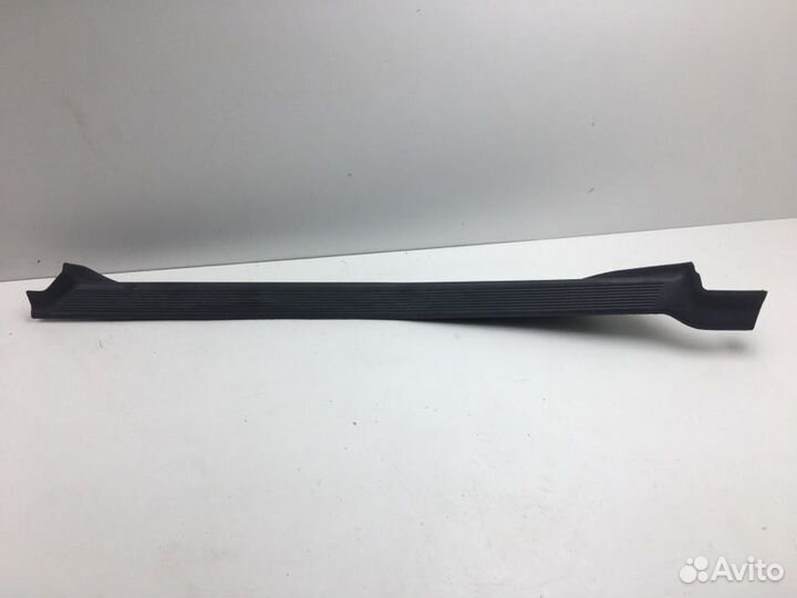 Накладка на порог передняя правая Toyota Estima