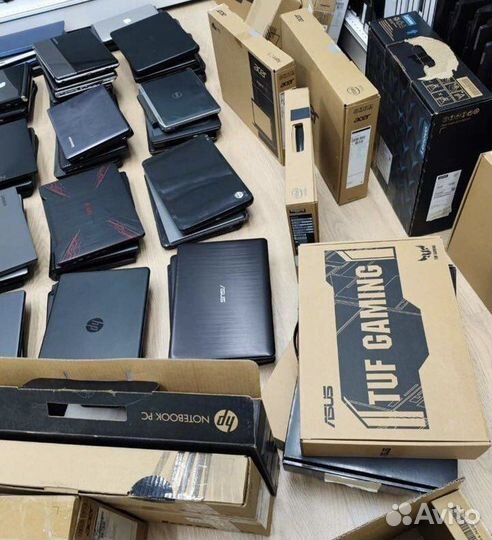 Ноутбуки с витрин и закрытых офисов