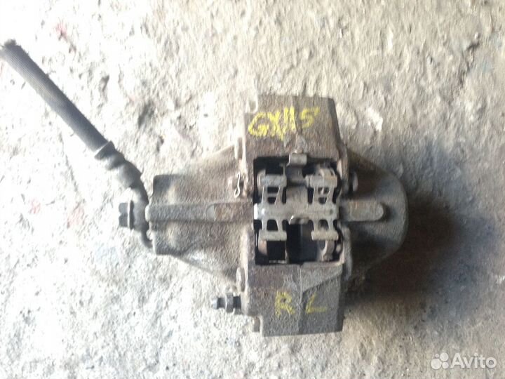 Суппорт задний левый Toyota Mark2 GX115