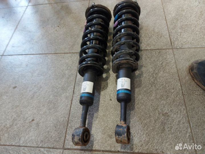 Амортизаторы передние Toyota Fortuner внедорожник