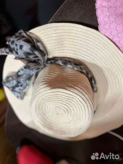 Шляпа женская соломенная