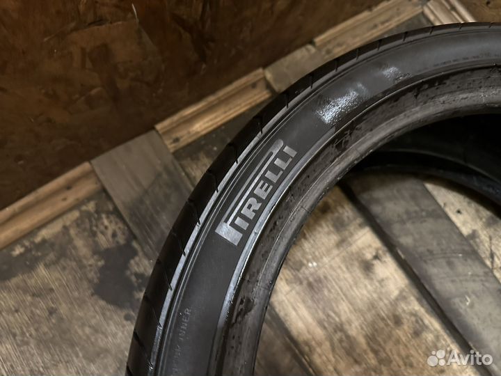 Pirelli P Zero 275/35 R19 96Y