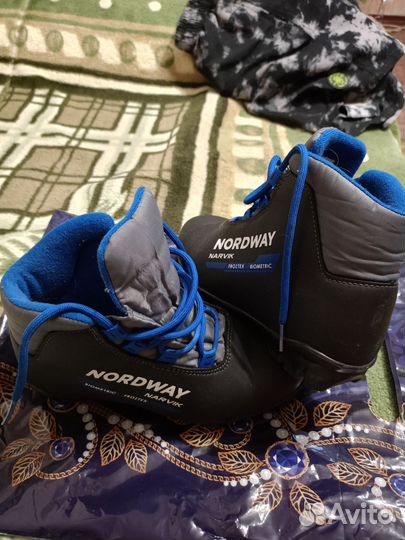 Лыжные ботинки