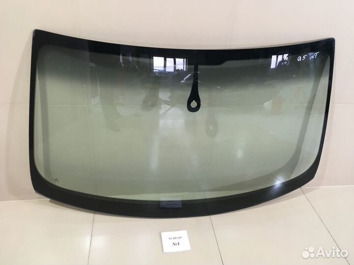 Лобовое стекло Audi Q5 2008г