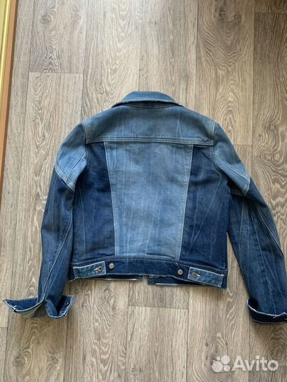 Джинсовая куртка