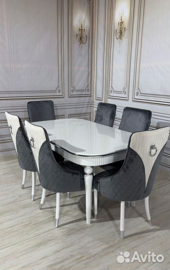 Стол со стульями на кухню