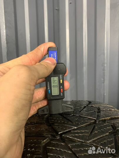 Dunlop Ice Touch 215/65 R16 98T