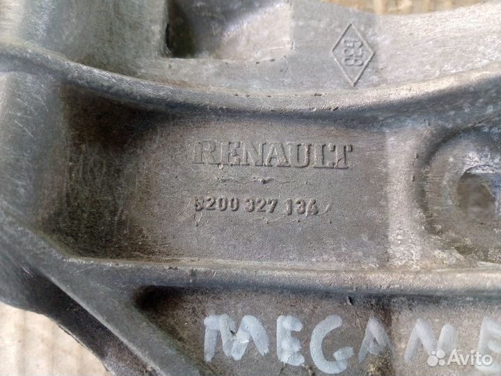 Кронштейн генератора Renault Megane 2