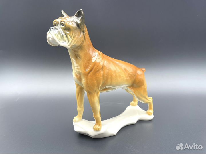 Антикварная фарфоровая статуэтка 