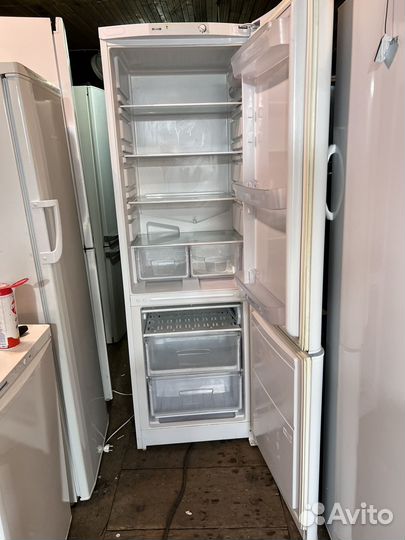 Холодильник Indesit