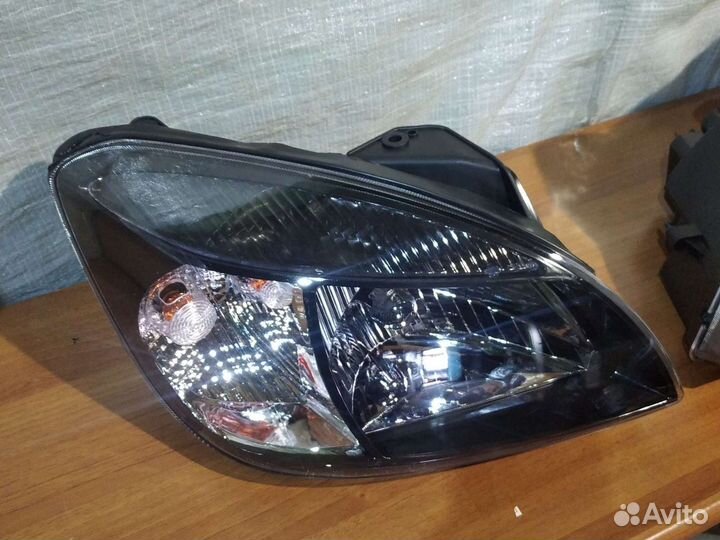 Фары на Киа Рио 2 рестайлинг 2009-2011