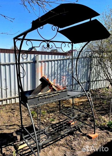 Мангал с крышей