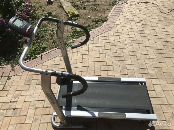 Продам беговую дорожку