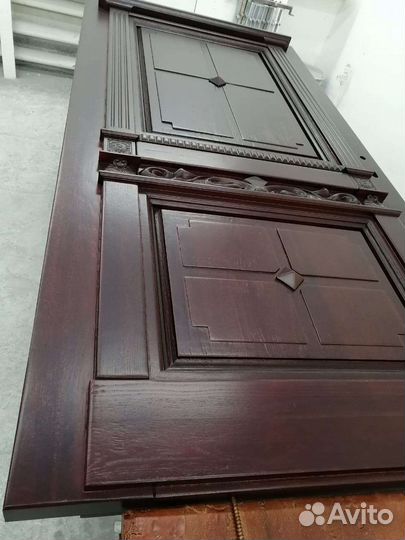 Дверь входная из массива дуба с коробкой новая