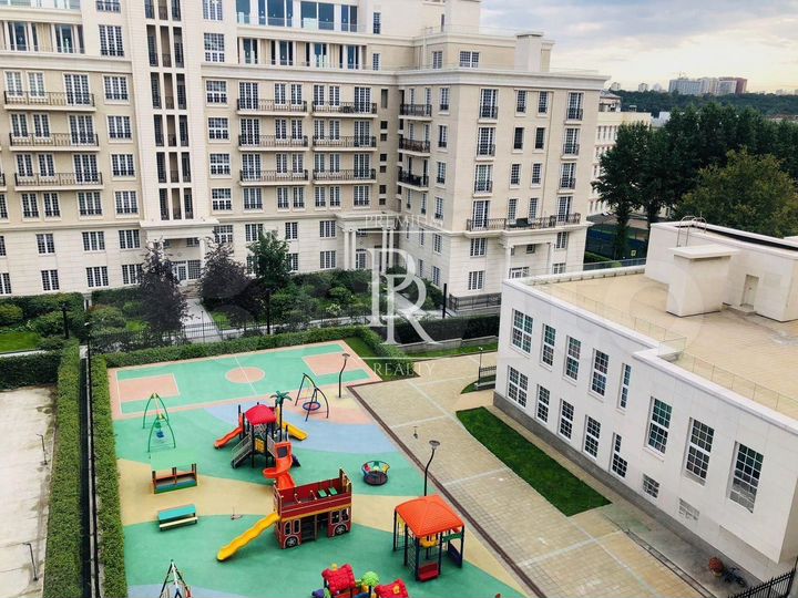 Своб. планировка, 380 м², 2/8 эт.