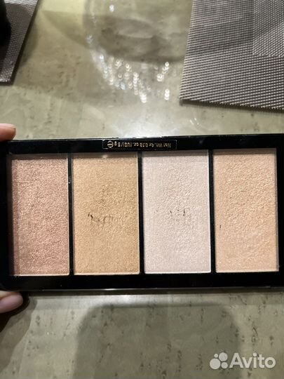 Палетка хайлайтеров Revolution Pro