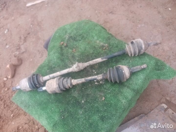 Привод передний Mitsubishi Space Wagon 2