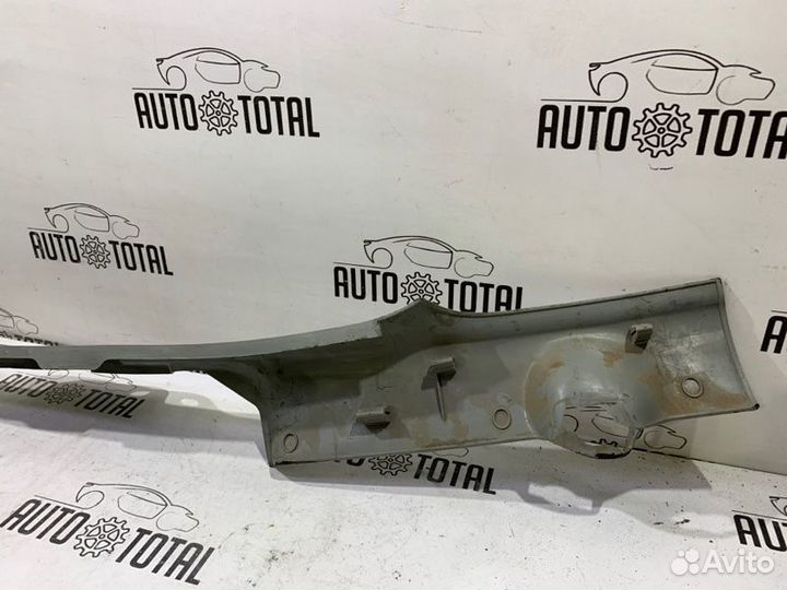 Накладка порога правая Renault Symbol K7JA700 2005