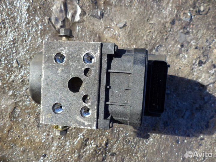 Блок abs Nissan R'nessa N30 SR20DE 1997/11