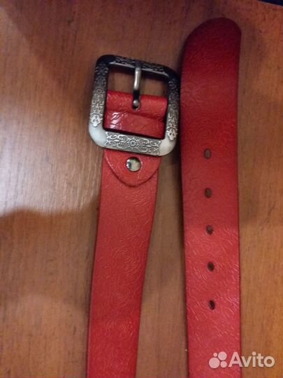 Ремни женские кожаные красный и сиреневый