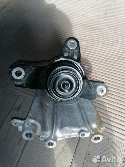 Подушка двигателя