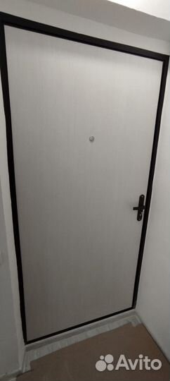 Дверь входная металлическая от застройщика