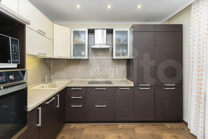 2-к. квартира, 63 м², 2/12 эт.