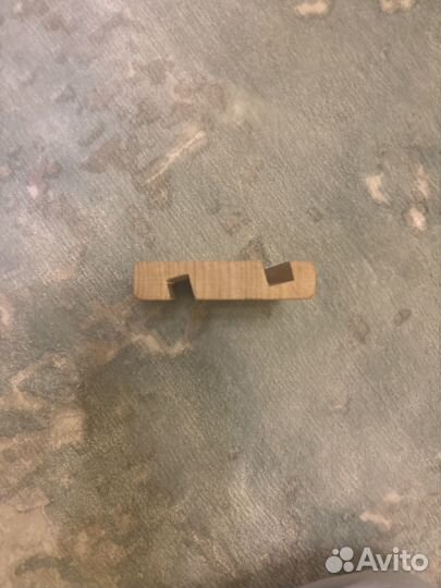 Подставка для телефона из дерева