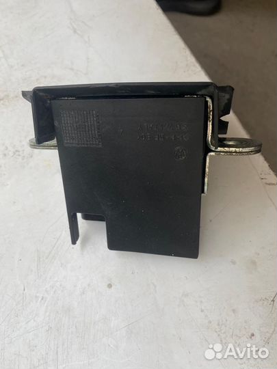 Замок багажника WV