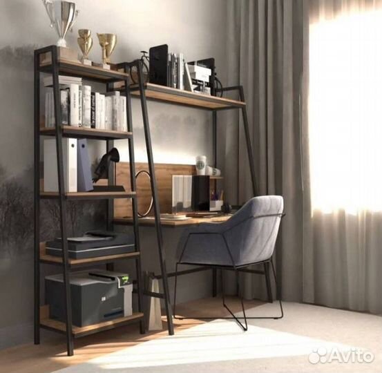 Компьютерный стол из дерева