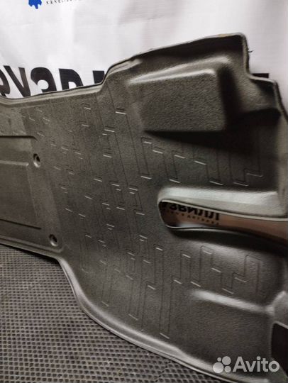 Обшивка пола кабины Volvo FH4 82289512